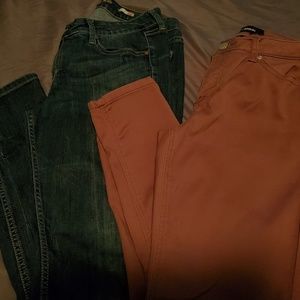 Lot 2 pairs skinny jeans